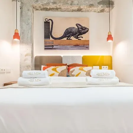 Apartment Stylish With A Street Art Touch By Rems Malaga