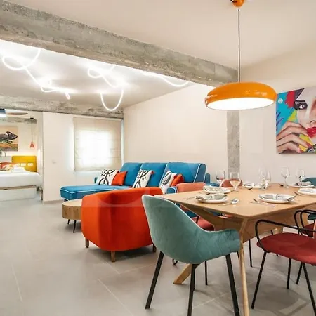 Apartment Stylish With A Street Art Touch By Rems Malaga